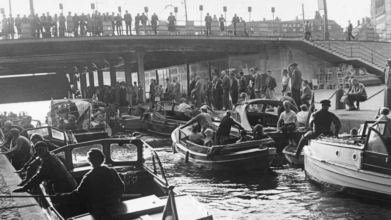 Många gamla träsnipor i Slussen 1958