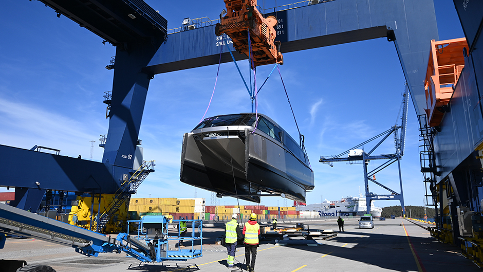 Candela tar båten till Mumbai