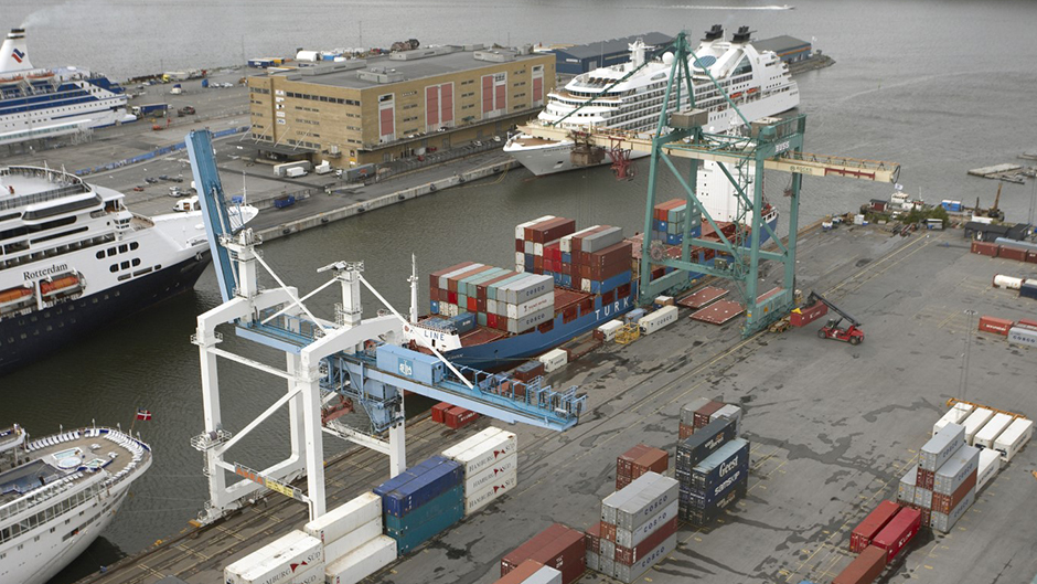 Containerterminalen i Frihamnen, med kranarna Afrika och Svea.