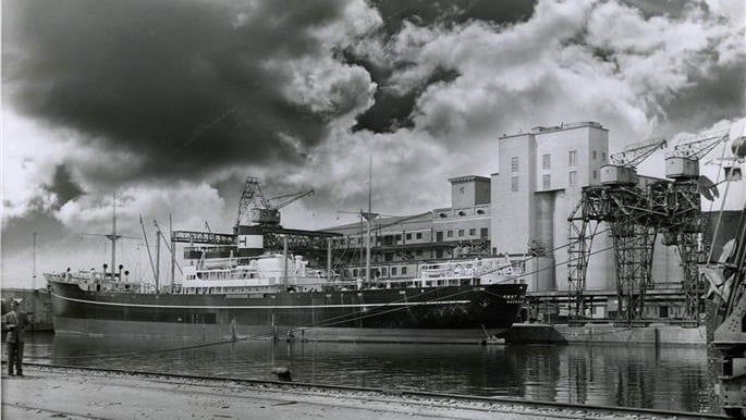 Frihamnen 29 maj 1948. Fartyg vid kaj III.