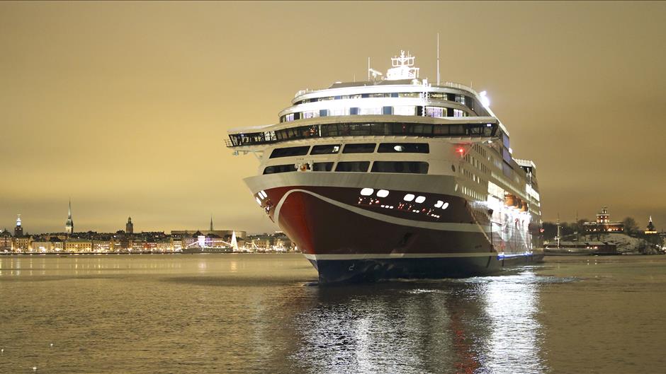Viking Grace anländer till Stockholm