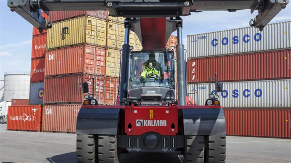 Truck driver working at CTF