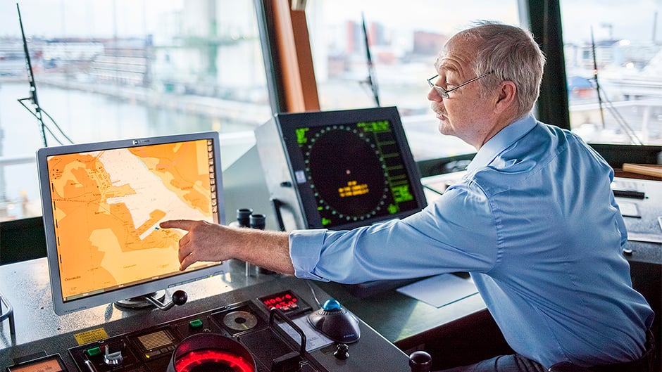 Kapten Albert Wit på bryggan