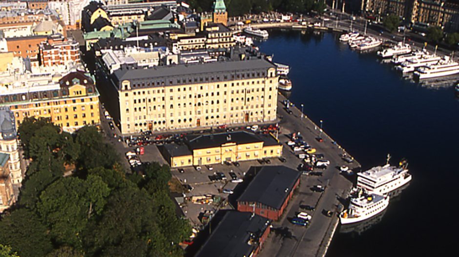 Flygbild över Blaiseholmen med tullhuset i centrum