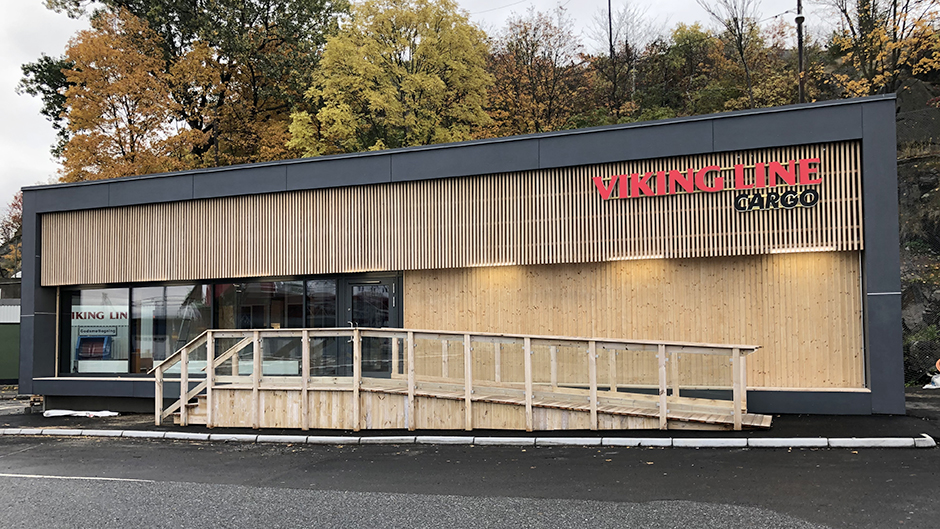 Exteriör av ny speditionsbyggnad i Masthamnen