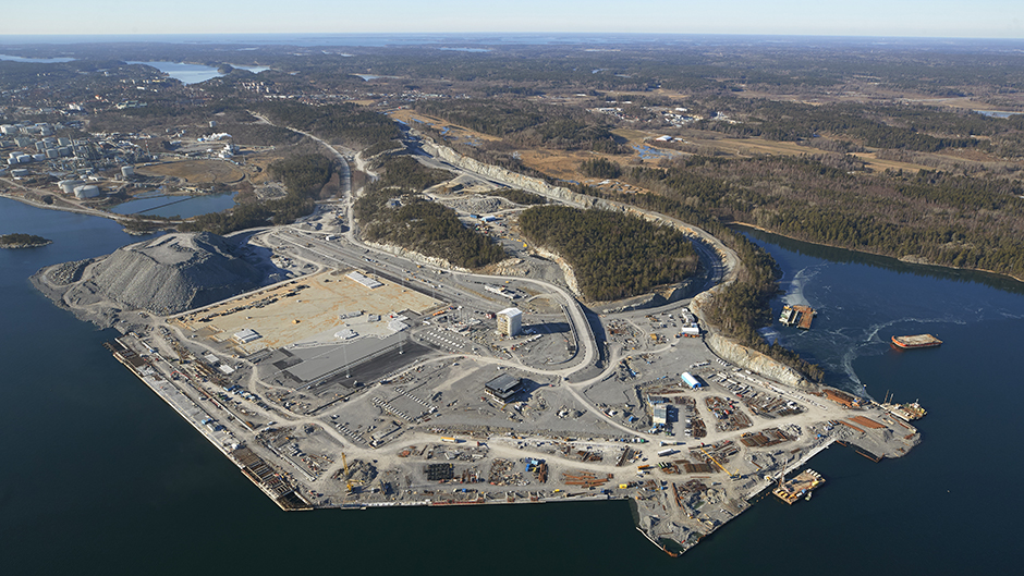 Flygbild över Stockholm Norvik Hamn - ett år innan öppnandet