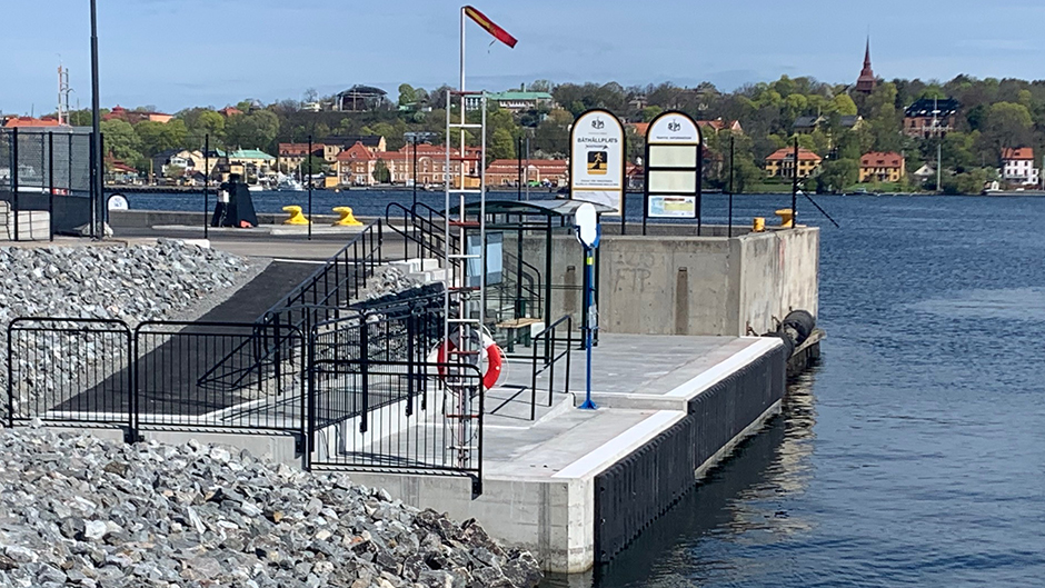 Båthållplatsen/bryggan längst ut i Masthamnen