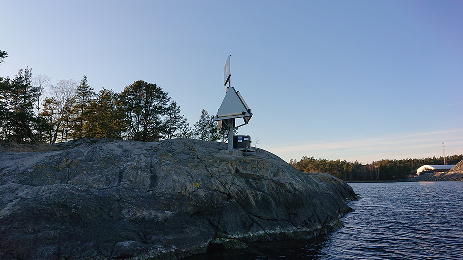 Sjömärke på klippa vid Stockholm Norvik Hamn