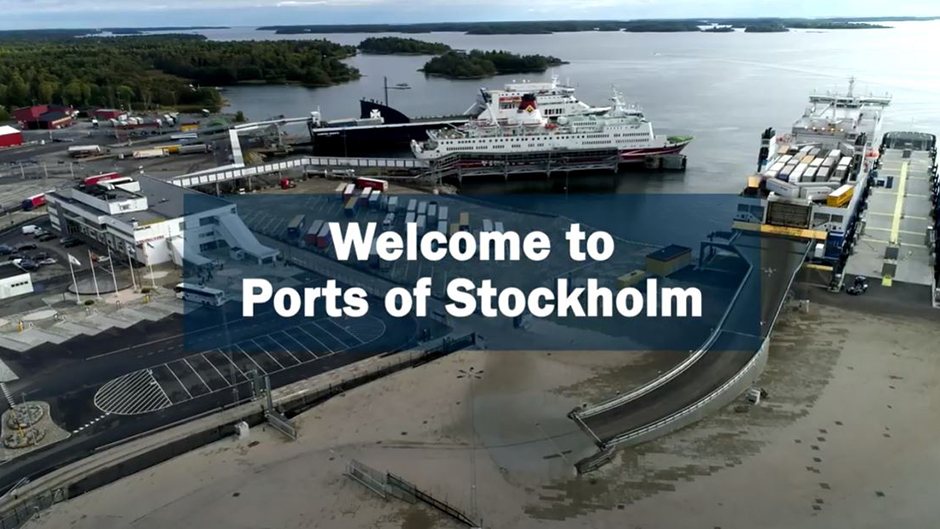 Texten Welcome to Ports of Stockholm med Kapellskärs hamn i bakgrunden