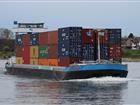 Inlandssjöfartsfartyget Emelie Deymann full med containrar